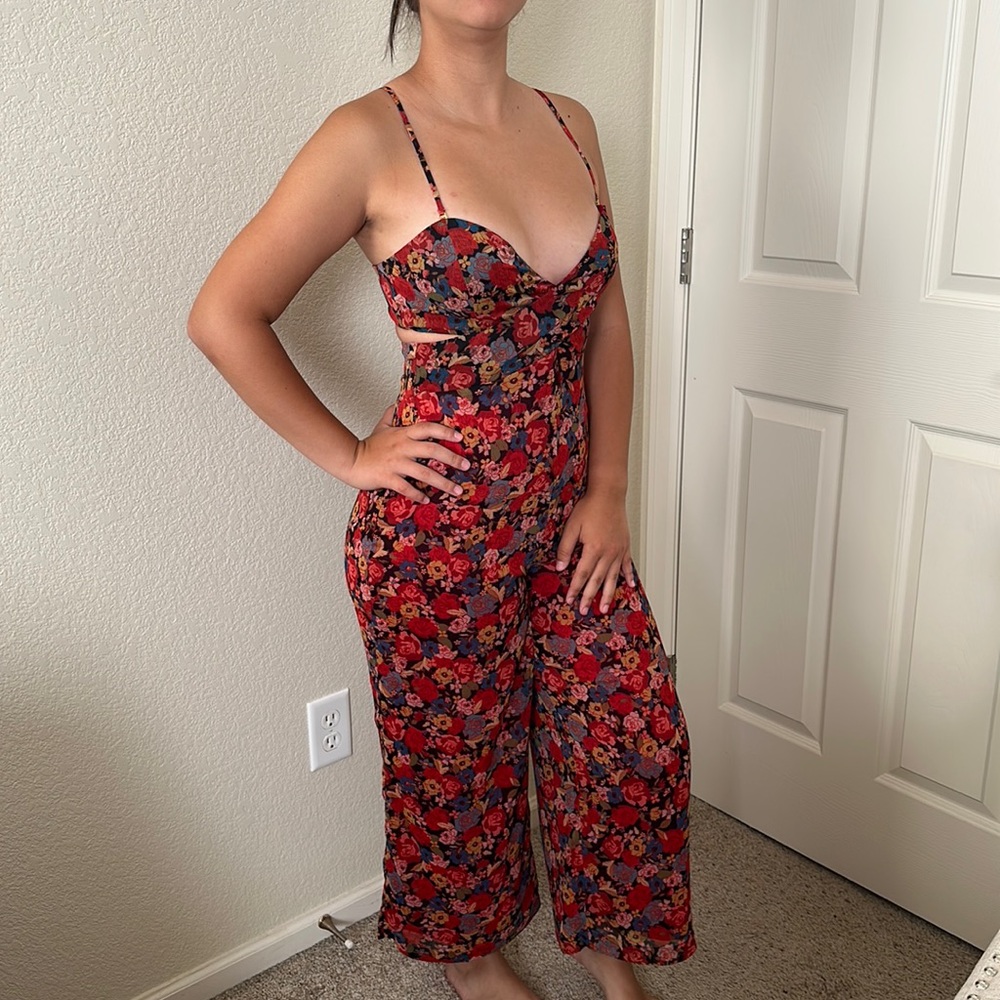 X Revolve House of Harlow 1960 "Joelle Red Floral Jumpsuit" Size S - Picture 2 of 15